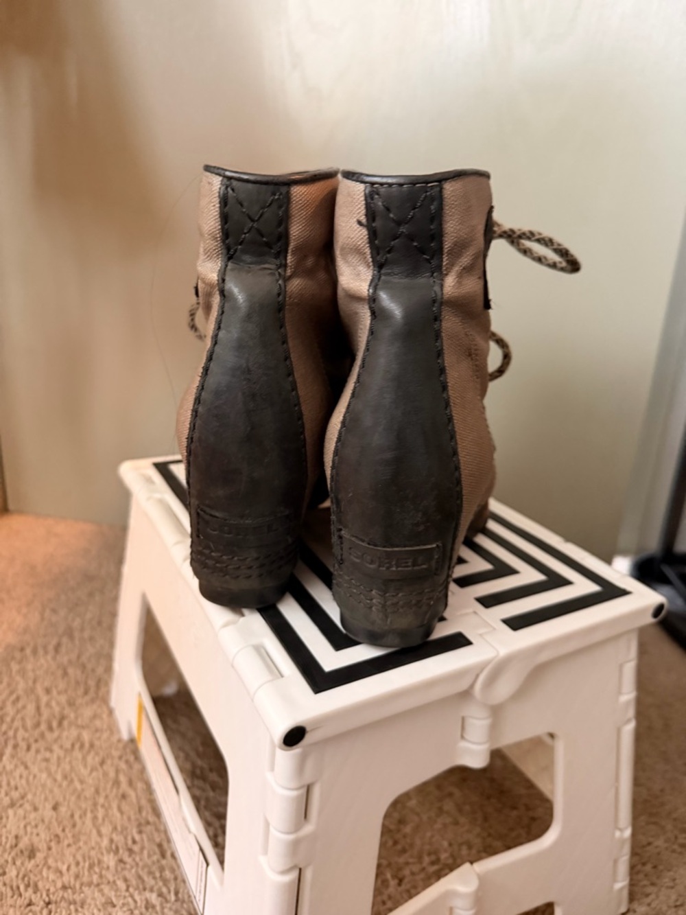 Two-Tone Lace-Up Boots - Picture 4 of 5